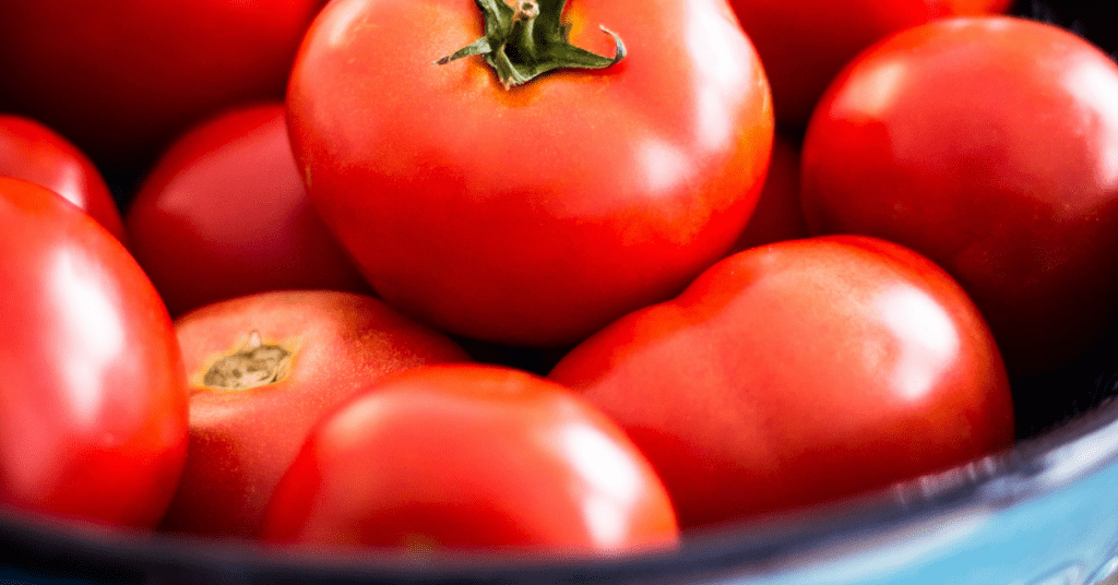 cuenco con tomates
